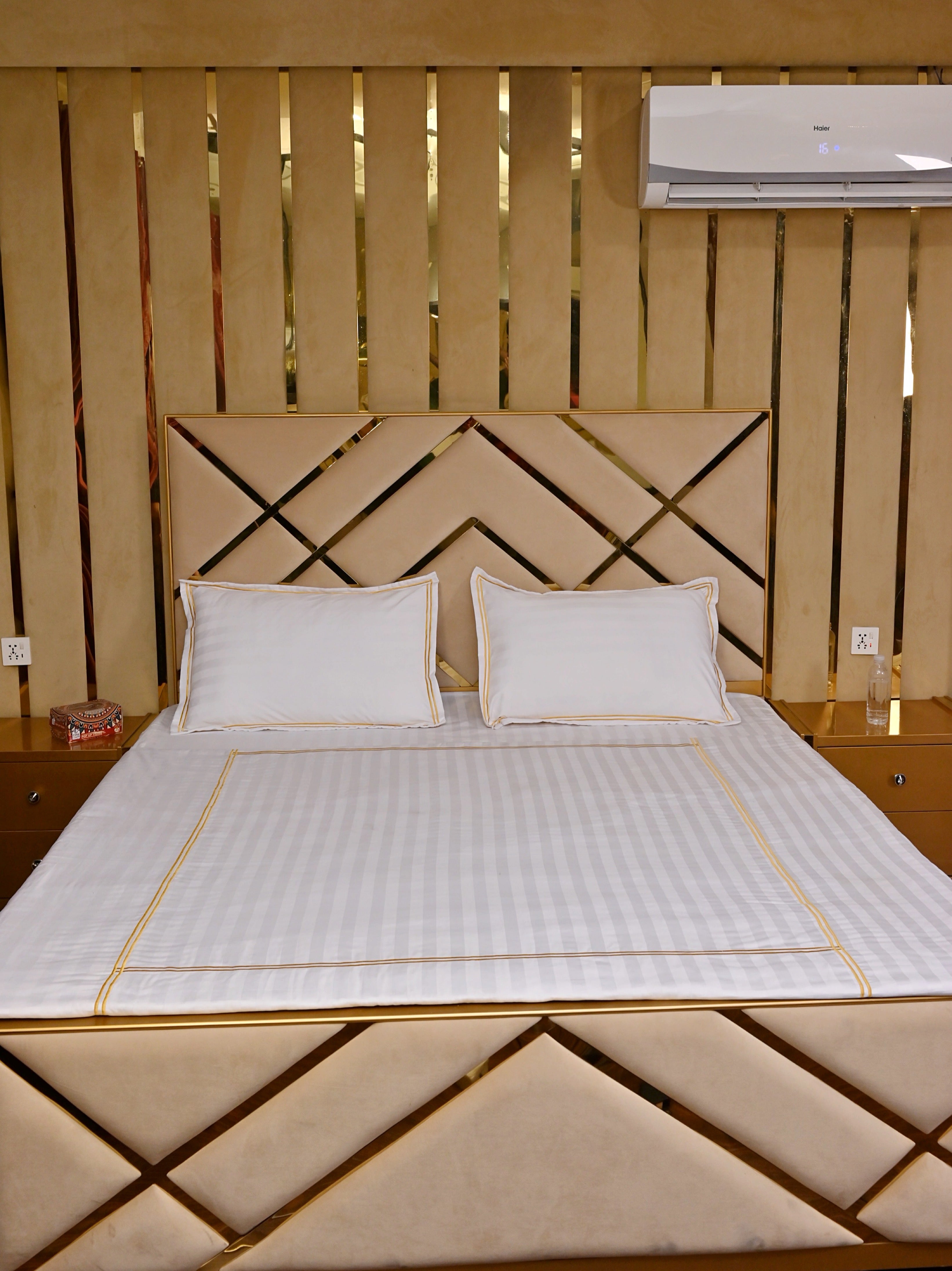 Bratta Stitch Bed Set – Premium Comfort & Elegant Design