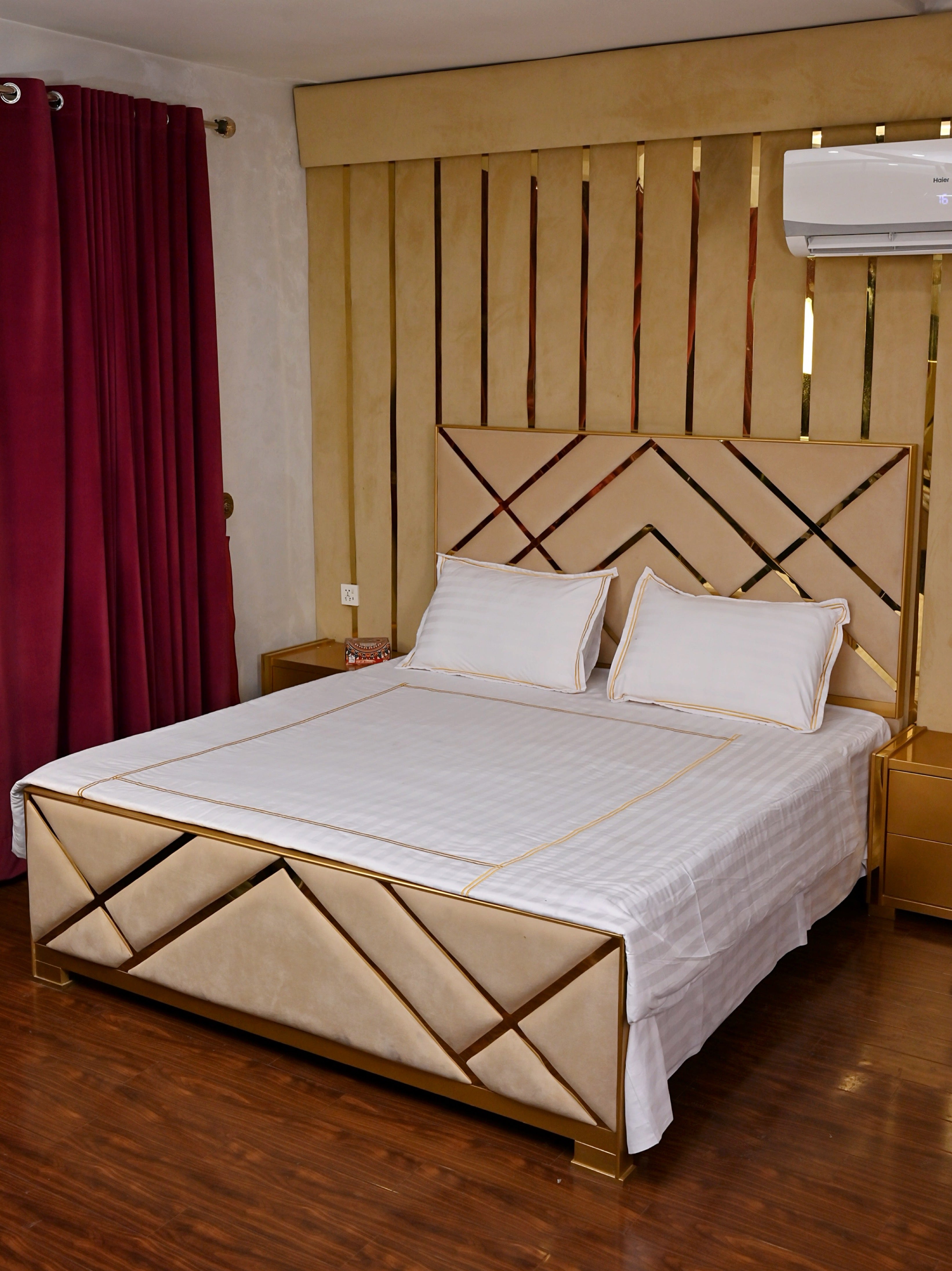 Bratta Stitch Bed Set – Premium Comfort & Elegant Design