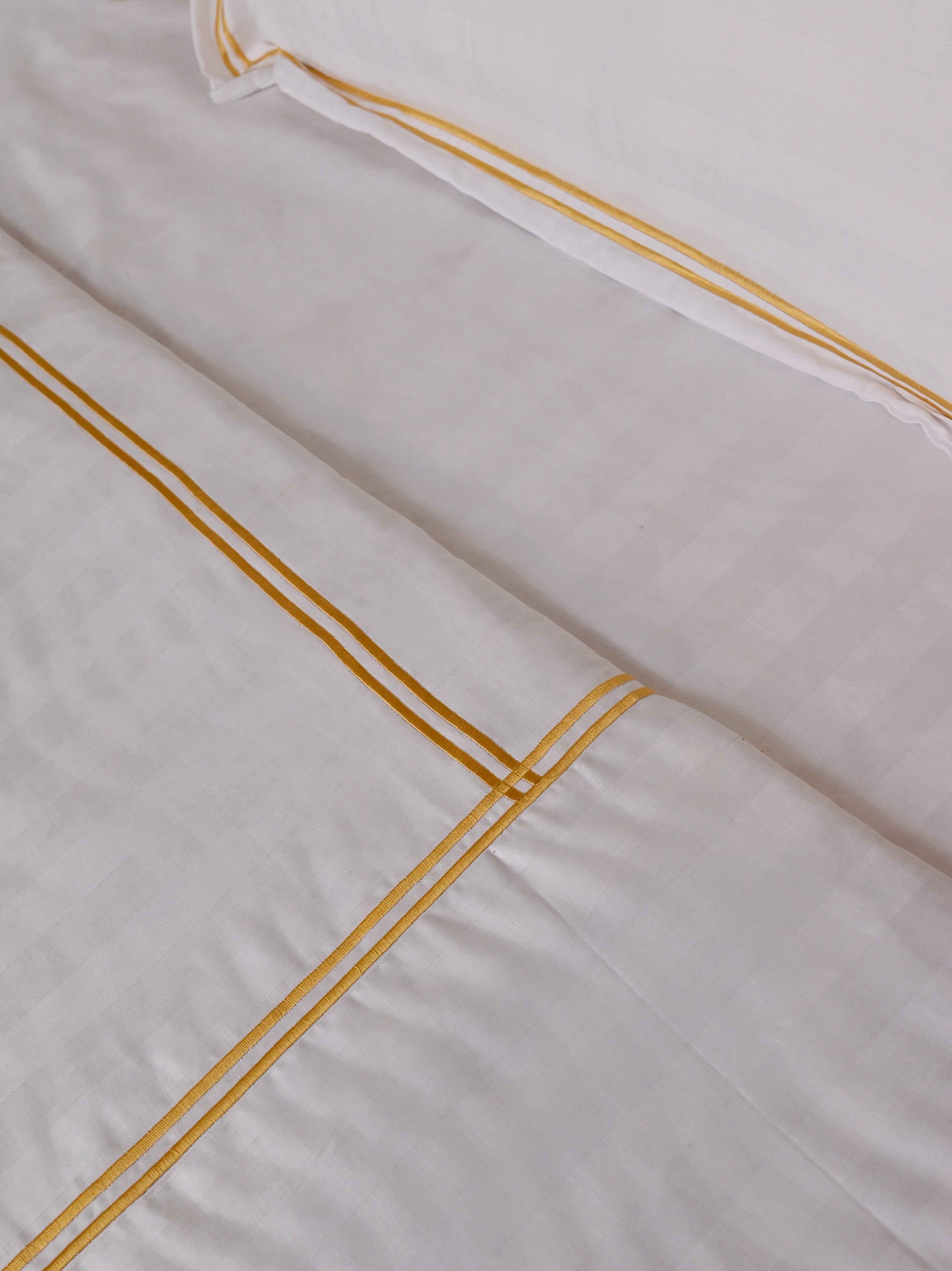 Bratta Stitch Bed Set – Premium Comfort & Elegant Design